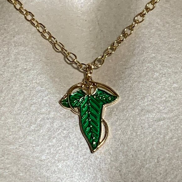 Neon Tuesday Necklace Lord Of The Rings Lorien Leaf Jewelry Gold Tone LOTR - Picture 2 of 4